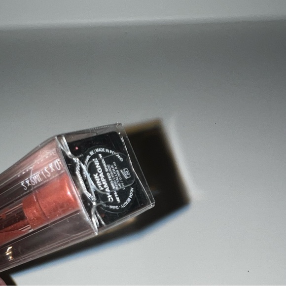 New, Never Used, Huda Beauty Matte & Metal Melted Shadow Pink Champagne. - Picture 3 of 6